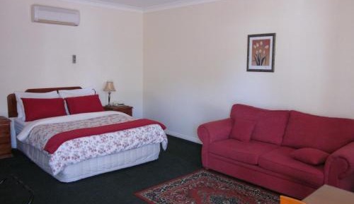 Deluxe Queen Room
