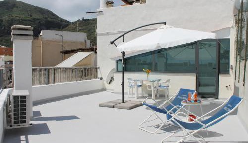 One-Bedroom House with Terrace