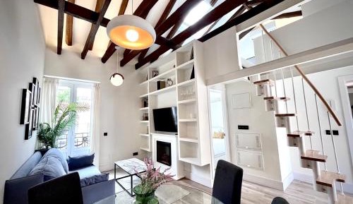 Two-Bedroom Deluxe Apartment with Balcony