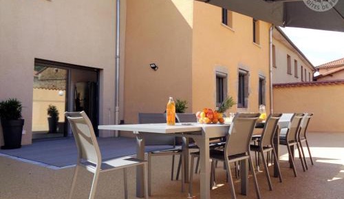 Holiday Home (12 Adults)