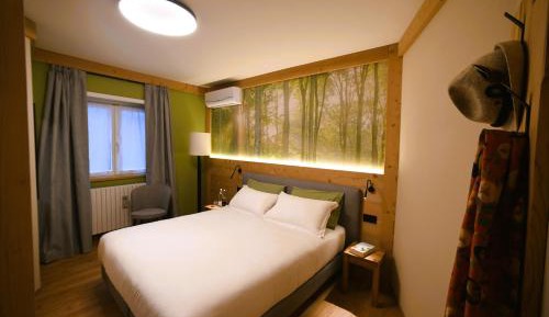 Double Room with Mountain View