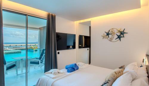 Deluxe Suite with Sea View