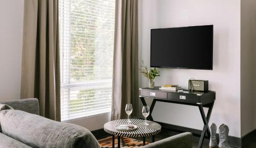 One-Bedroom Apartment with Queen Bed, Sofa Bed and Balcony
