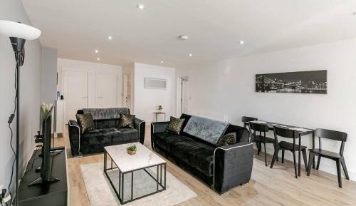 Two-Bedroom Deluxe Apartment