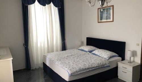 One-Bedroom Apartment with Balcony