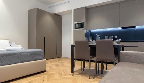 Studio Apartment with Queen Bed