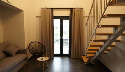 Deluxe One-Bedroom Apartment with Garden View