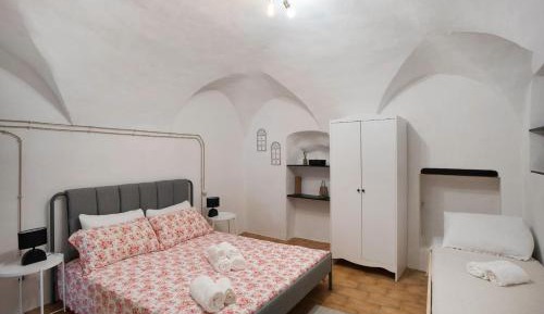 Superior One-Bedroom Apartment