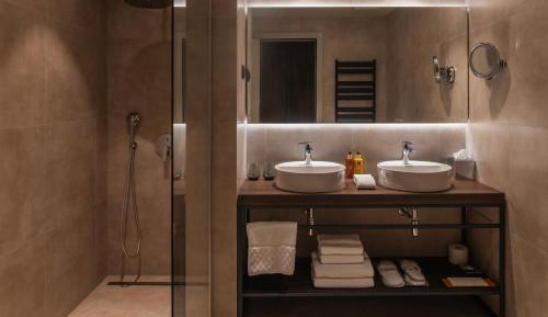 Deluxe Twin/Double Room