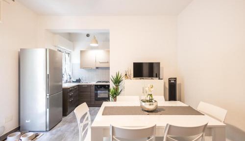Two-Bedroom Deluxe Apartment with Balcony