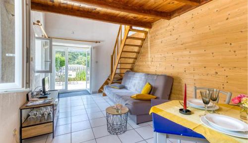 One-Bedroom Holiday Home