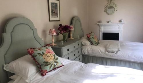 Twin Room with Private Bathroom