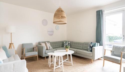 Fourteen-Bedroom Holiday home
