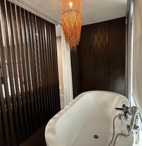 Studio with Spa Bath
