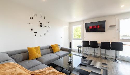 Four-Bedroom Deluxe Apartment