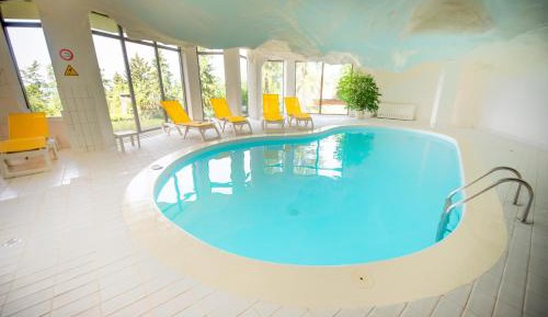 One-Bedroom Apartment with Balcony and Mountain View  