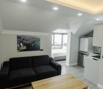 Deluxe Double Room (2 Adults + 1 Child)