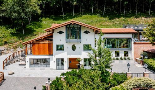 Two-Bedroom Apartment with Garden View