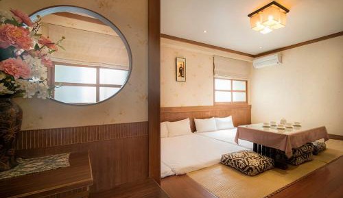 Japanese-Style Quadruple Room