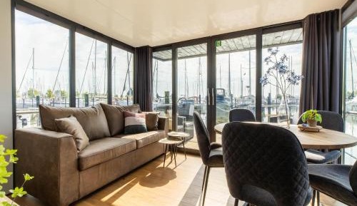Two-Bedroom House Boat