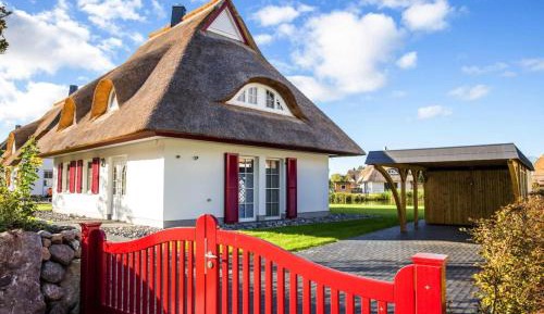 Three-Bedroom Holiday Home 