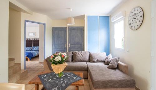 One-Bedroom Holiday Home