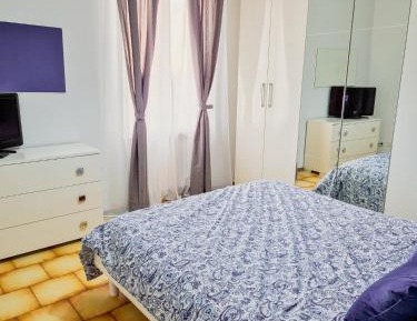 One-Bedroom Apartment with Balcony
