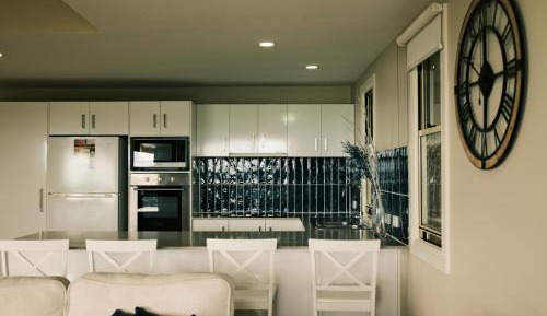 Three Bedroom Ocean View Apartment