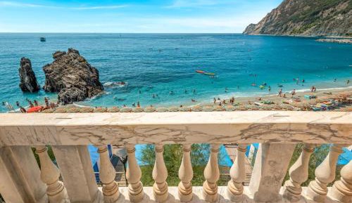 Two-Bedroom Apartment with Balcony and Sea View