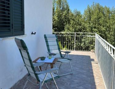 Large Double Room with Shared Bathroom