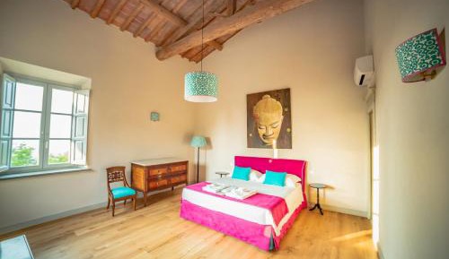 Deluxe Room (2 Adults + 1 Child)