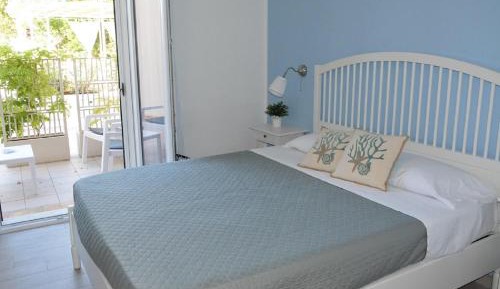 Deluxe Triple Room with Sea View