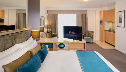 Heritage King Suite