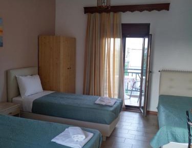 Studio (3 Adults)