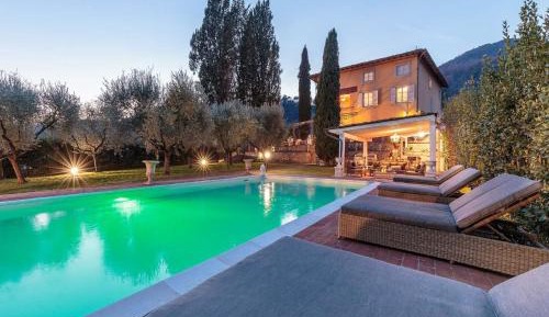 Ten-Bedroom Villa