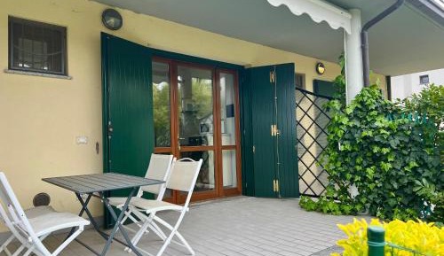One-Bedroom Apartment with Garden View