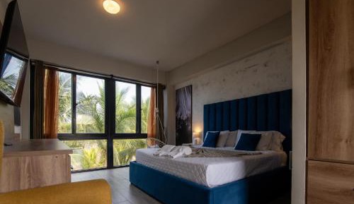 Deluxe Double Room with Balcony and Sea View