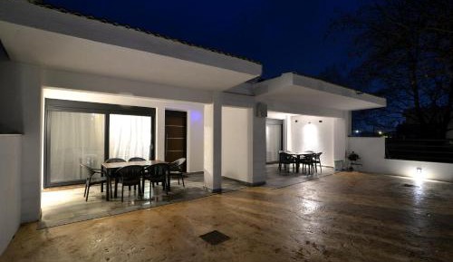 Two-Bedroom Apartment with Balcony and Terrace