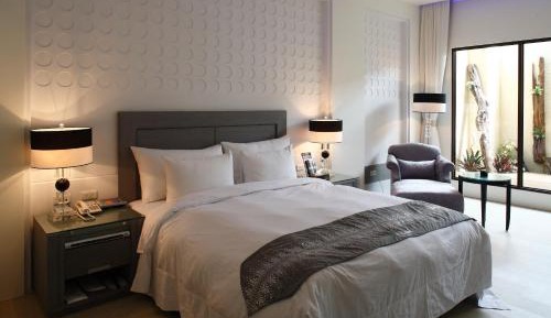 Queen Room with Balcony (Check-in after 18:00)