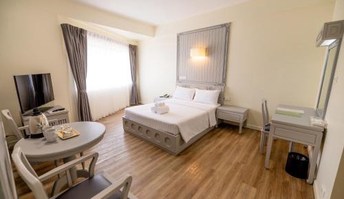 Deluxe Double Room with Shower