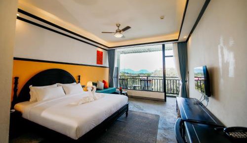 Double Room with Pool View