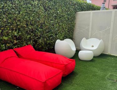 One-Bedroom Apartment with Garden