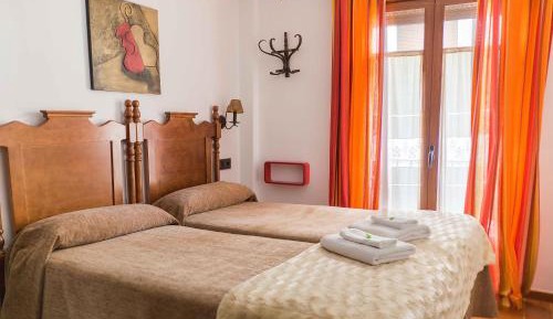 Two-Bedroom Apartment -Calle del Rojo 89/3