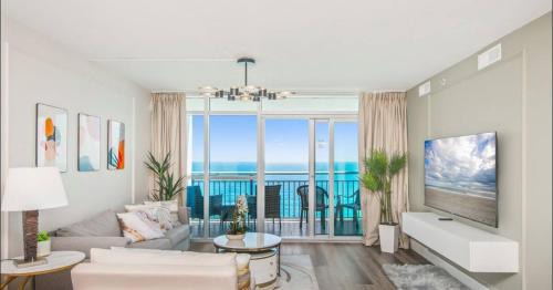 Two-Bedroom Apartment with Balcony and Sea View