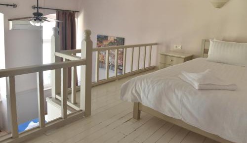 Deluxe King Suite