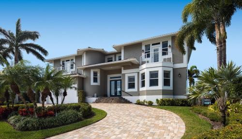 Five-Bedroom Holiday Home