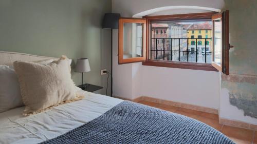 One-Bedroom Apartment with City View