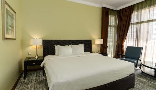 Deluxe King Suite