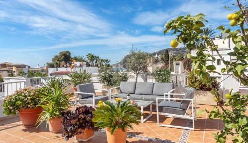 Two-Bedroom Apartment with Terrace and Sea View