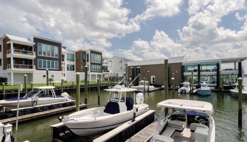 Three-Bedroom Deluxe Apartment